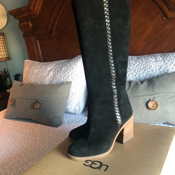 UGG black leather boots - Picture 3 of 3